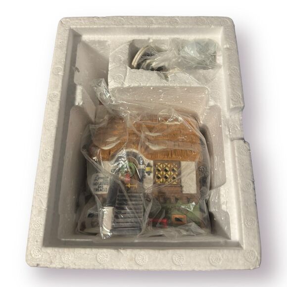 Dept 56‎ Lomas Ltd. Molasses #5808-4 Dickens Village Series The Heritage Village - Picture 4 of 12